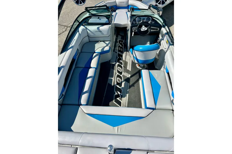 Slide: The Image of LED light bar on 2012 Moomba Mojo 2.5 boat against clear blue sky. - 57
