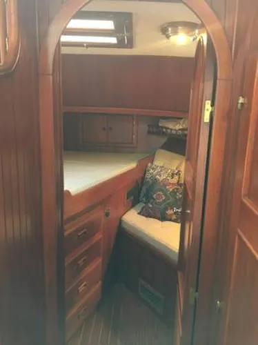 Slide: The Image of Marine Trader Sundeck CPMY 1988 - 2