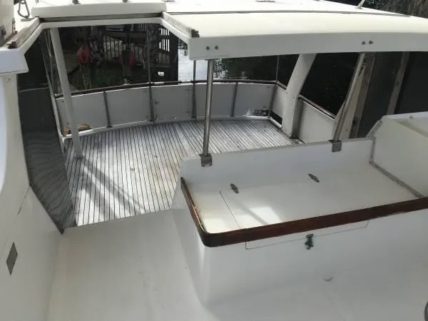 Slide: The Image of Marine Trader Sundeck CPMY 1988 - 5
