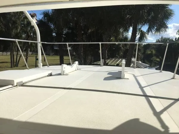 Slide: The Image of Marine Trader Sundeck CPMY 1988 - 7
