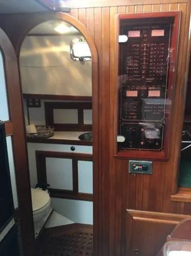 Slide: The Image of Marine Trader Sundeck CPMY 1988 - 8
