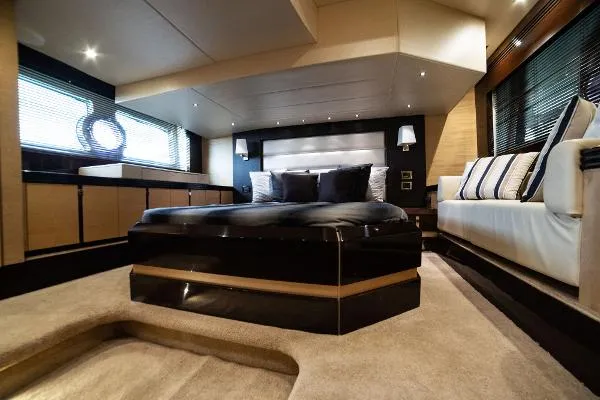 Slide: The Image of Sunseeker San Remo 48 2014 - 10