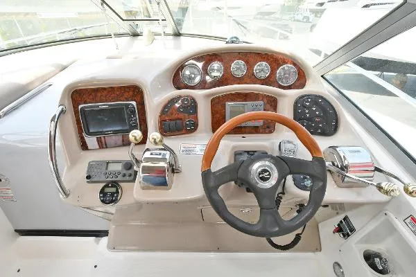 Slide: The Image of Sea Ray 320 Sundancer 2004 - 10