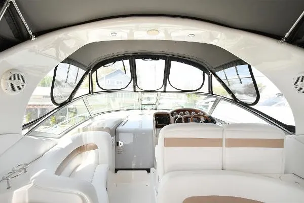 Slide: The Image of Sea Ray 320 Sundancer 2004 - 7