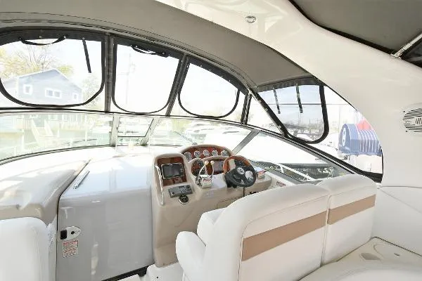 Slide: The Image of Sea Ray 320 Sundancer 2004 - 8