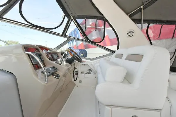 Slide: The Image of Sea Ray 320 Sundancer 2004 - 9