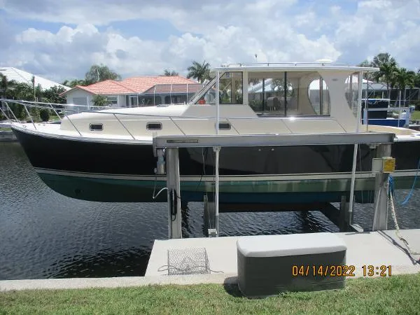 Slide: The Image of Mainship 34 Pilot Hard Top 2007 - 1