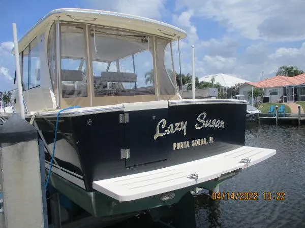 Slide: The Image of Mainship 34 Pilot Hard Top 2007 - 4