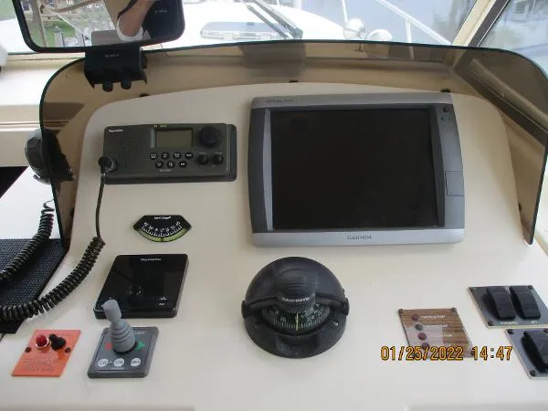 Slide: The Image of Mainship 34 Pilot Hard Top 2007 - 5
