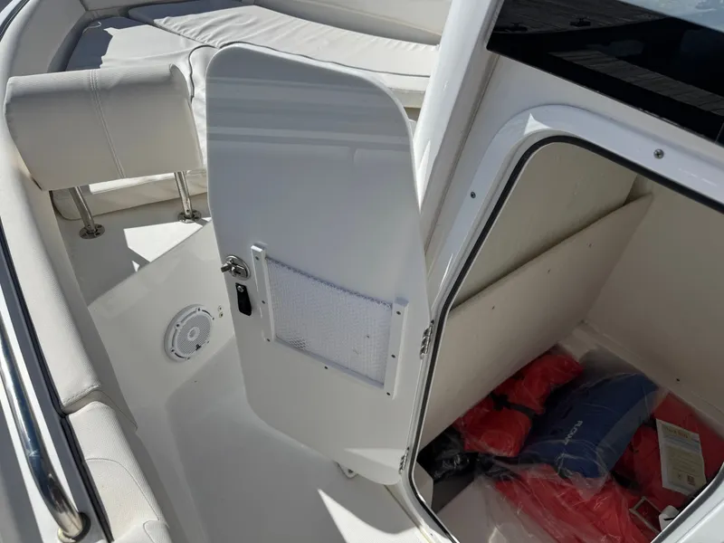 Slide: The Image of Interior of Sea Hunt Ultra 239 SE boat, year 2023. - 34