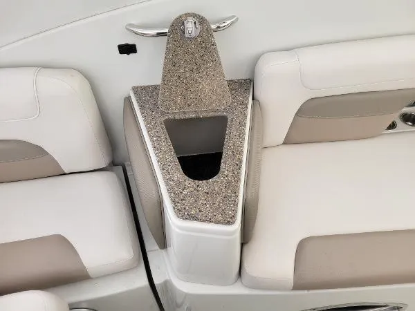 Slide: The Image of Crownline Boats 294 CR 2018 - 9