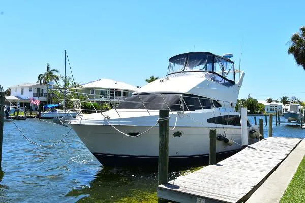 Slide: The Image of Carver Yachts 38 Sport Sedan 2006 - 3
