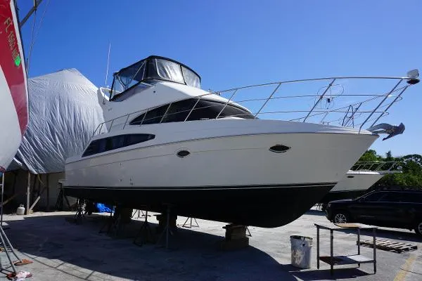 Slide: The Image of Carver Yachts 38 Sport Sedan 2006 - 5