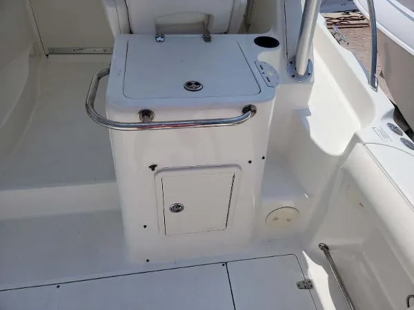 Slide: The Image of Boston Whaler 305 Conquest 2005 - 10