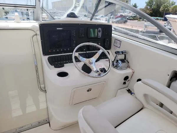 Slide: The Image of Boston Whaler 305 Conquest 2005 - 3