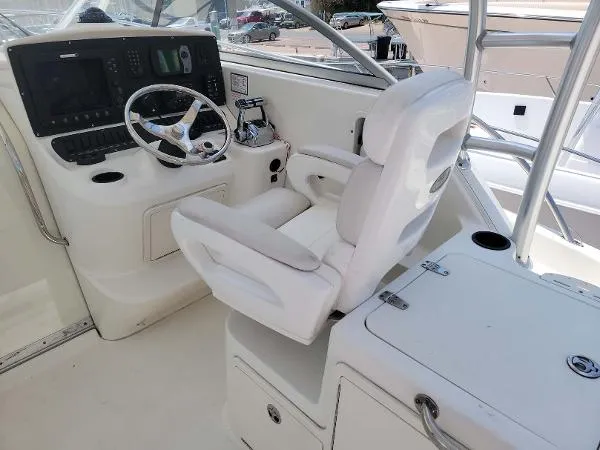 Slide: The Image of Boston Whaler 305 Conquest 2005 - 4