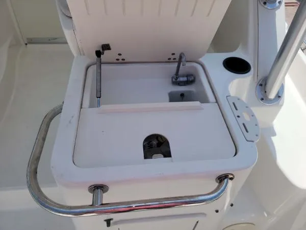 Slide: The Image of Boston Whaler 305 Conquest 2005 - 9