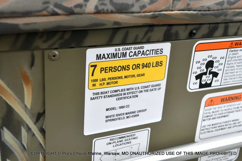 Slide: The Image of Tracker Grizzly 1860 CC 2026 boat capacity label, 7 persons or 940 lbs. - 15