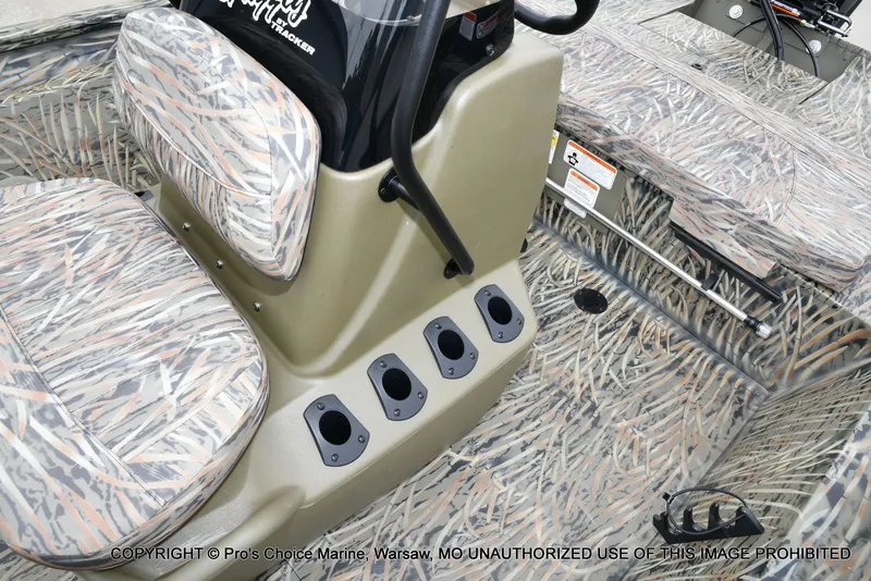 Slide: The Image of Tracker Grizzly 1860 CC 2026 - 50