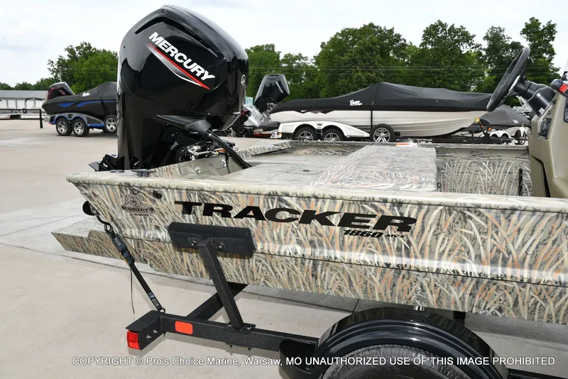 Slide: The Image of Tracker Grizzly 1860 CC 2026 - 56