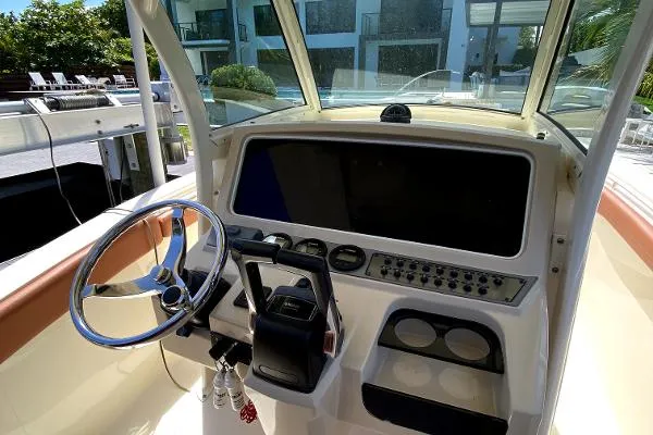 Slide: The Image of Scout 275LXF 2015 - 1