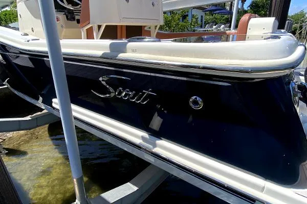 Slide: The Image of Scout 275LXF 2015 - 6