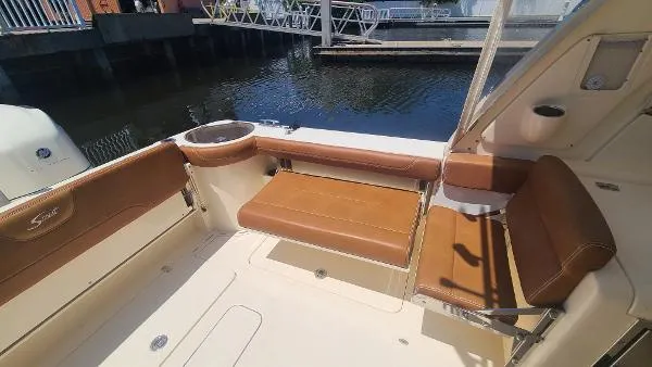 Slide: The Image of Scout 275 Dorado 2018 - 9