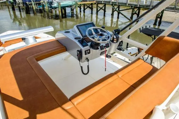 Slide: The Image of Scout 420 LXF 2020 - 11