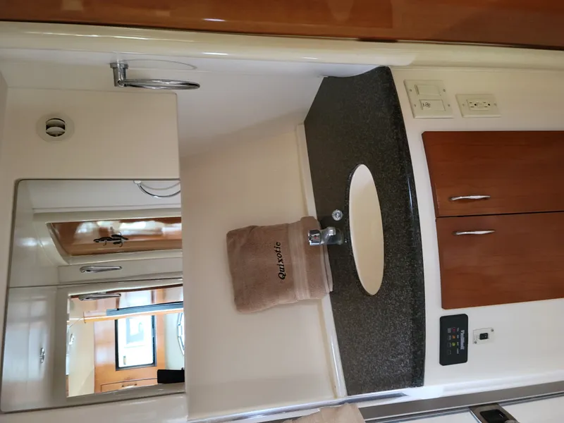 Slide: The Image of Carver Yachts 360 Mariner 2004 - 10