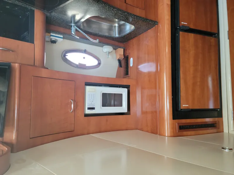 Slide: The Image of Carver Yachts 360 Mariner 2004 - 7