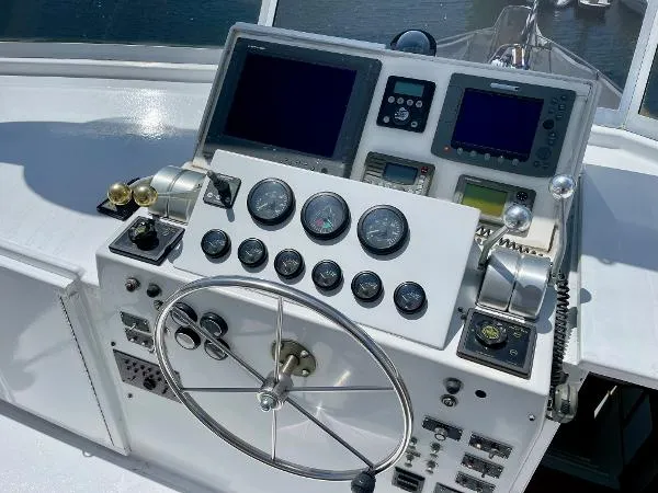 Slide: The Image of Hatteras Extended Deckhouse Motor Yacht 1981 - 8