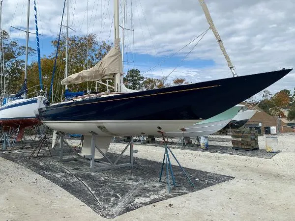 Slide: The Image of Leonardo Eagle 44 2019 - 10