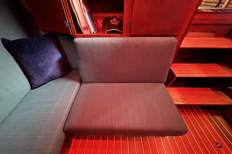 Slide: The Image of Chris-Craft 38 - Salon - 5