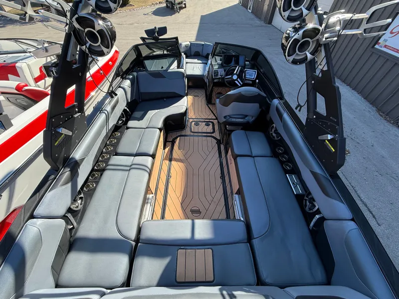 Slide: The Image of Malibu Wakesetter 23 LSV 2018 - 129