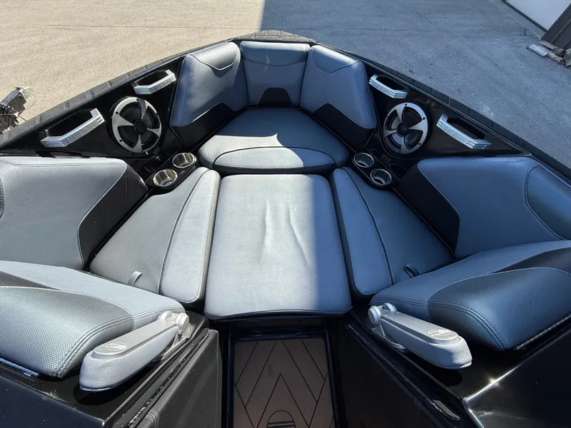 Slide: The Image of Malibu Wakesetter 23 LSV 2018 - 131