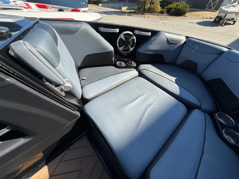 Slide: The Image of Malibu Wakesetter 23 LSV 2018 - 132