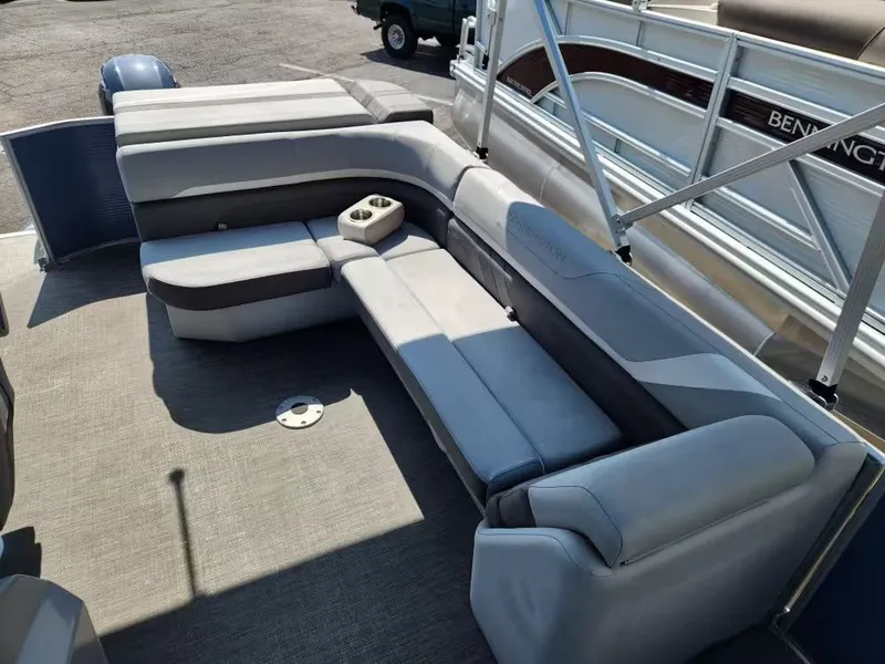 Slide: The Image of Interior of Bennington 22SXL pontoon boat, 2023 model. - 9