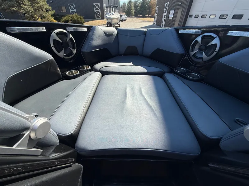 Slide: The Image of Malibu Wakesetter 23 LSV 2018 - 133