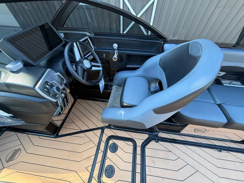 Slide: The Image of Malibu Wakesetter 23 LSV 2018 - 139