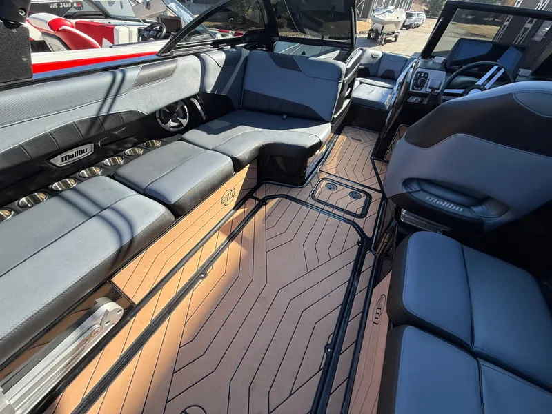 Slide: The Image of Malibu Wakesetter 23 LSV 2018 - 188
