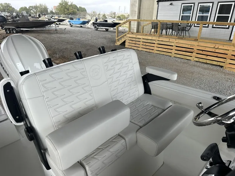 Slide: The Image of Parker Marine 230 Coastal Elite 2026 - 4