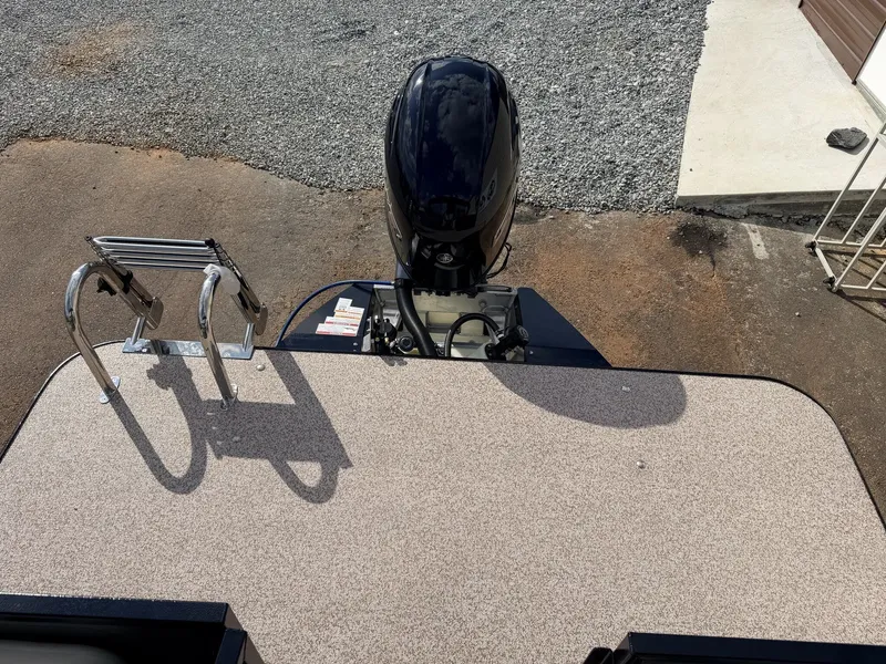 Slide: The Image of Veranda Vista View 22RC 2026 - 12