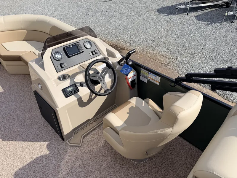 Slide: The Image of Veranda Vista View Series 22RC-BITOON-115HP 2026 - 10