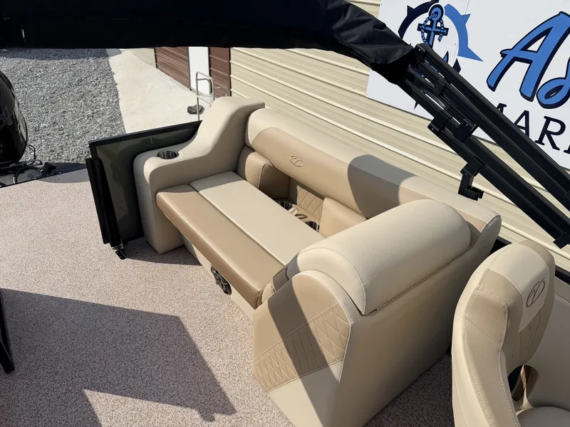 Slide: The Image of Veranda Vista View Series 22RC-BITOON-115HP 2026 - 9