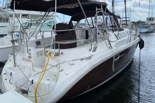 Slide: The Image of Hunter 460 Sloop 2001 - 2