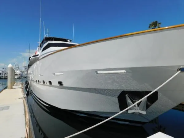 Slide: The Image of Azimut Motor Yacht 1990 - 4