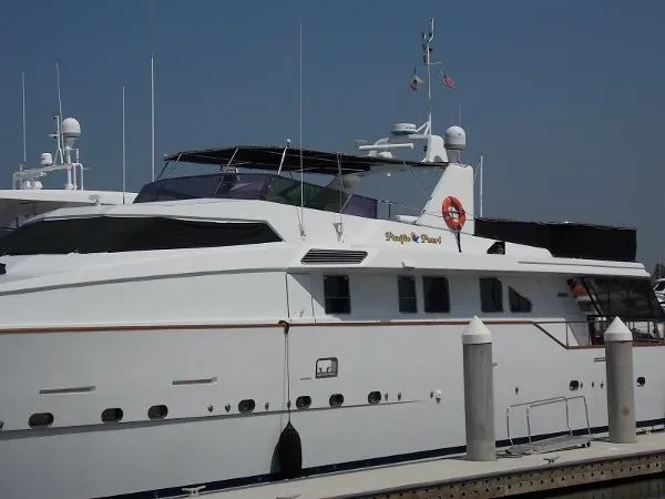 Slide: The Image of Azimut Motor Yacht 1990 - 6