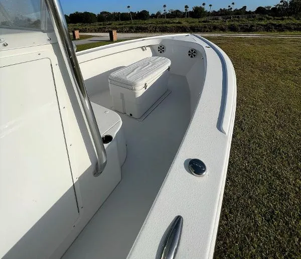 Slide: The Image of Stuart Boatworks 27 CC 2016 - 1