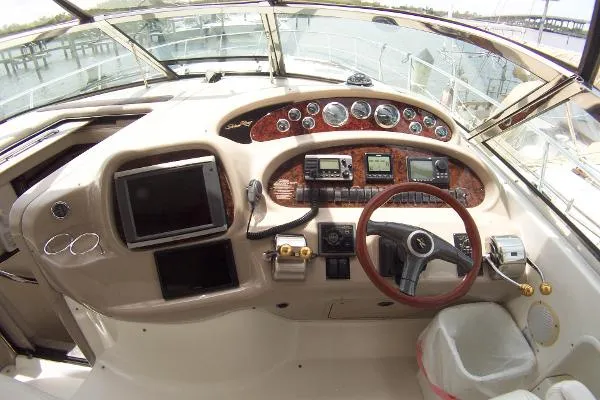 Slide: The Image of Sea Ray 380 Sundancer 1999 - 7