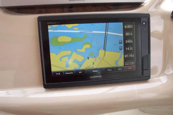 Slide: The Image of Sea Ray 380 Sundancer 1999 - 9